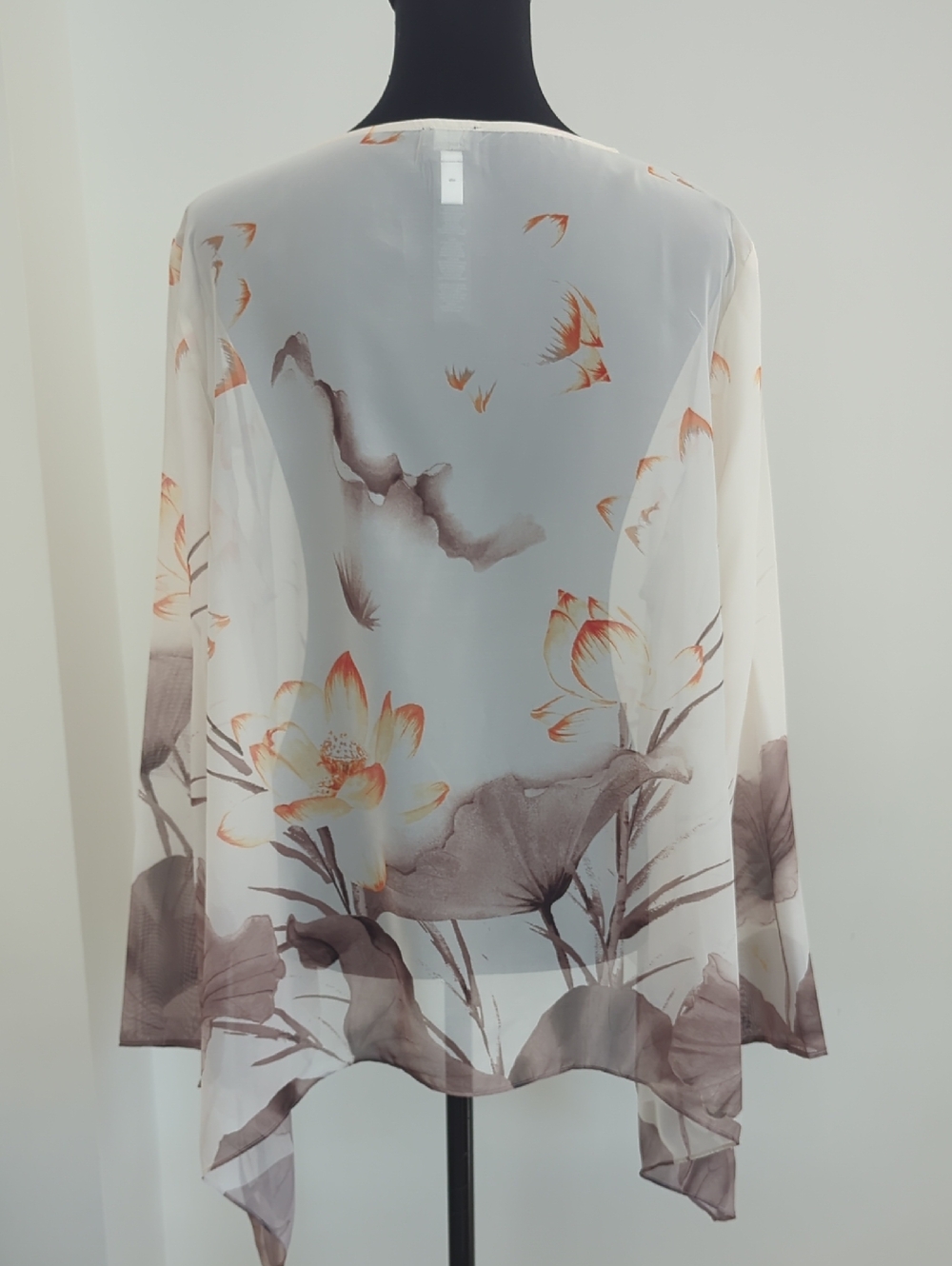 Chicos Travelers Sheer Watercolor Floral Handkerchief Hem Blouse Top SIZE 3 - Picture 2 of 8